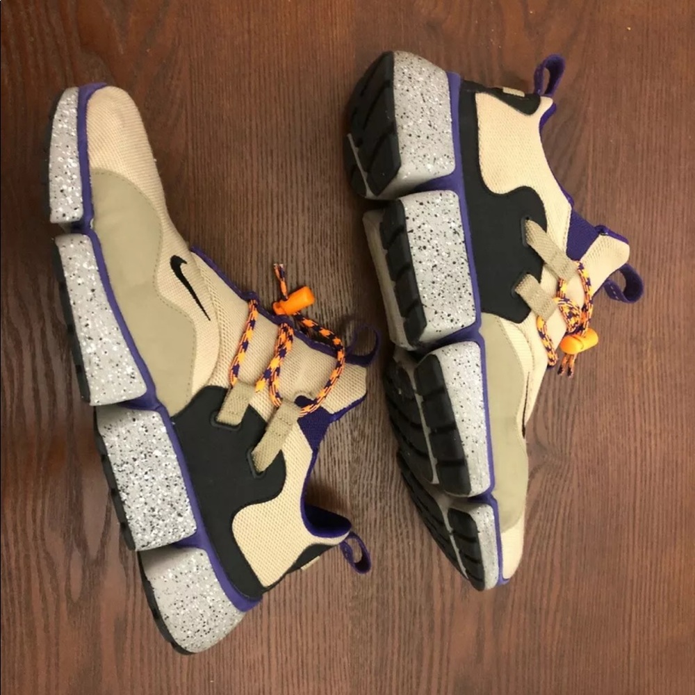 Nike pocketknife dm size 10 Phoenix colorway